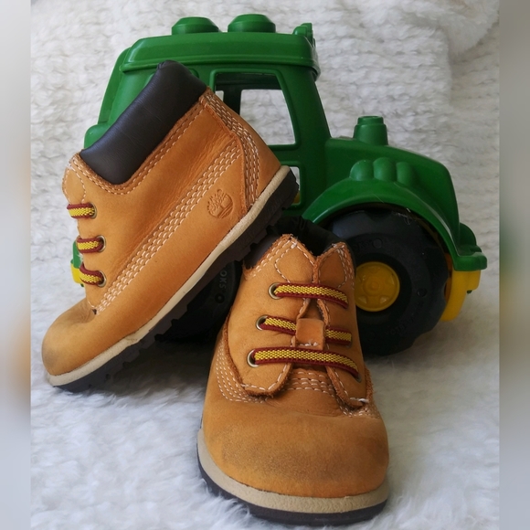 infant timberland boots size 4